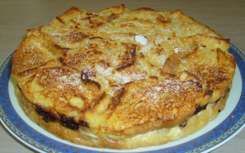 Gâteau de pain perdu aux pépites de chocolat