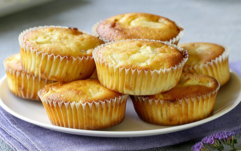 Muffins aux pommes avec un cœur fondant