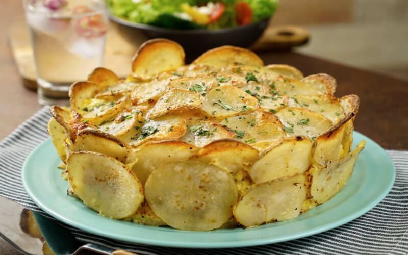 Tarte aux pommes de terre cœur au jambon et au fromage