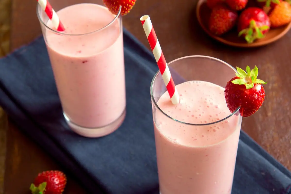 Smoothie à la fraise et au yaourt simple à préparer